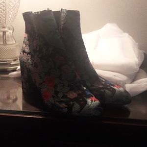 Ankle boots chunk heel side zipper